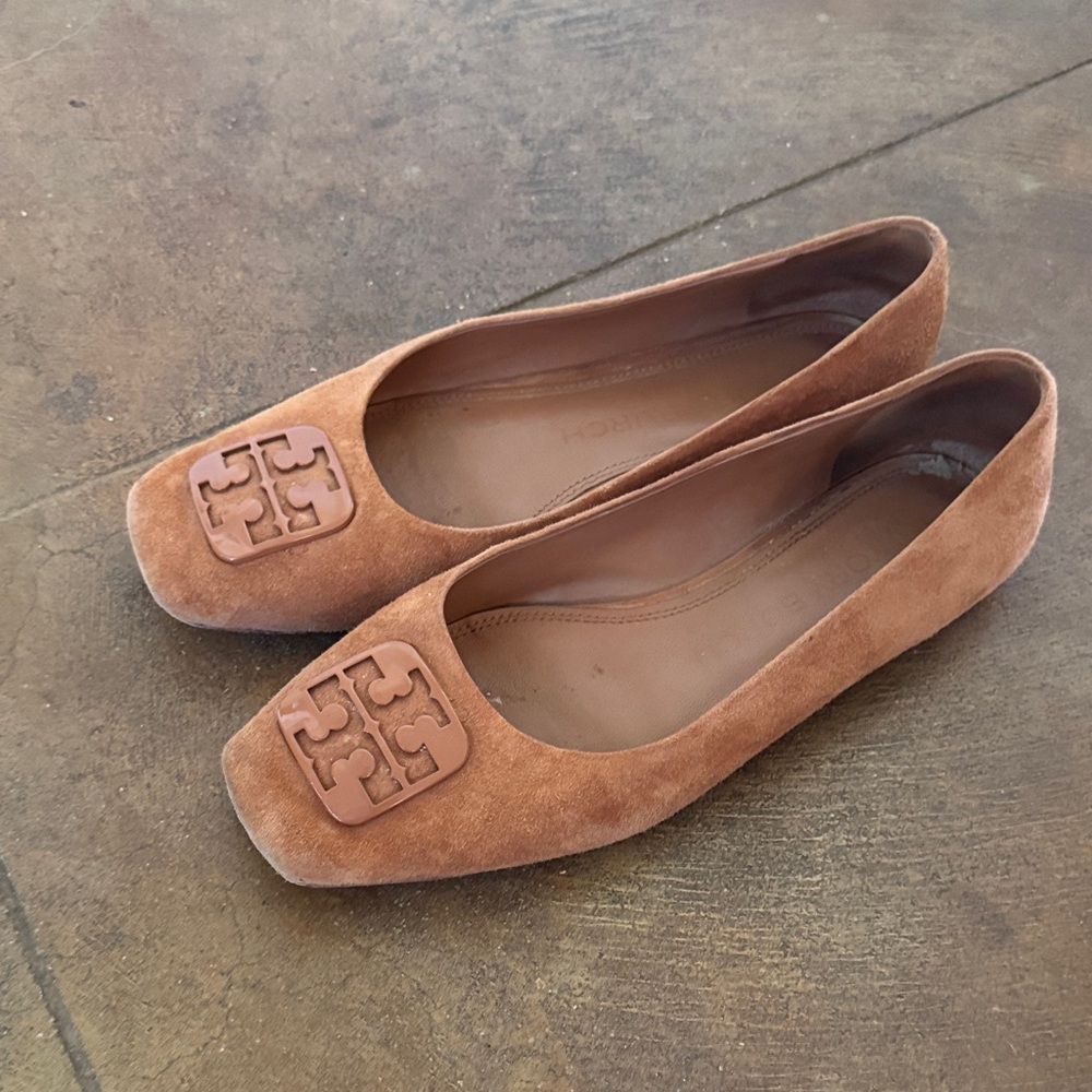 Tory Burch Rust Brown Suede Square-Toe Logo Flats